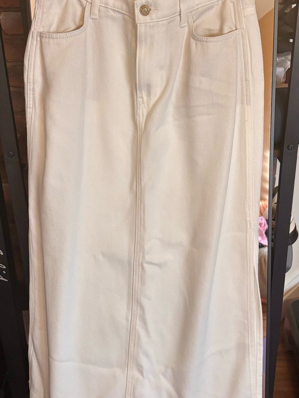 7 For All Mankind Ivory Midi Skirt with Front Seam and Pockets
